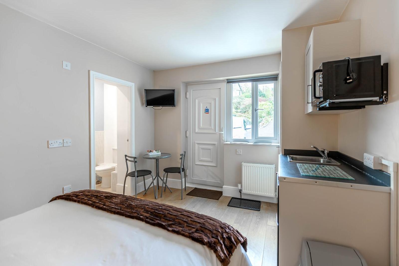 Roger Ground Guest House - With Onsite Car Parking Windermere Exteriör bild