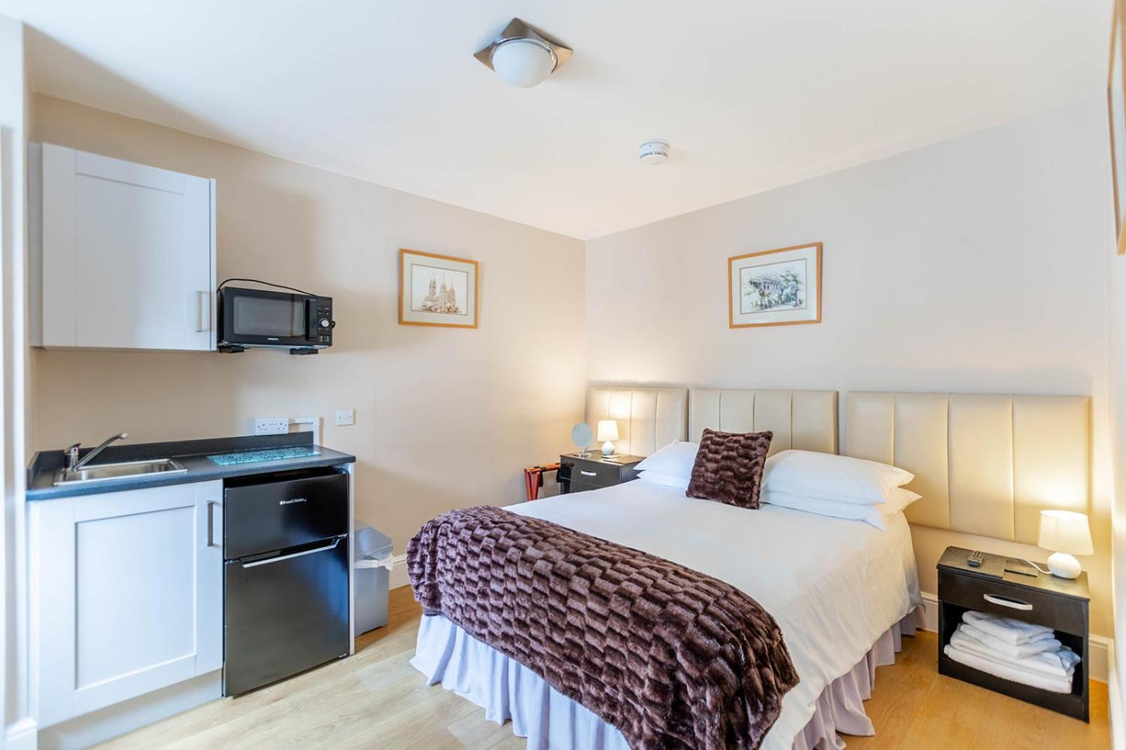 Roger Ground Guest House - With Onsite Car Parking Windermere Exteriör bild