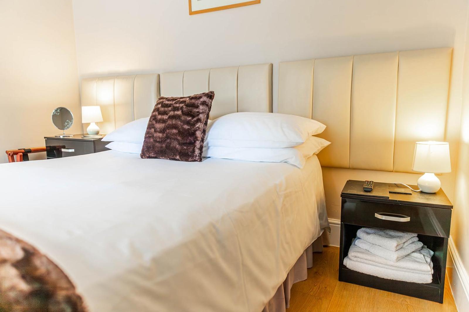 Roger Ground Guest House - With Onsite Car Parking Windermere Exteriör bild