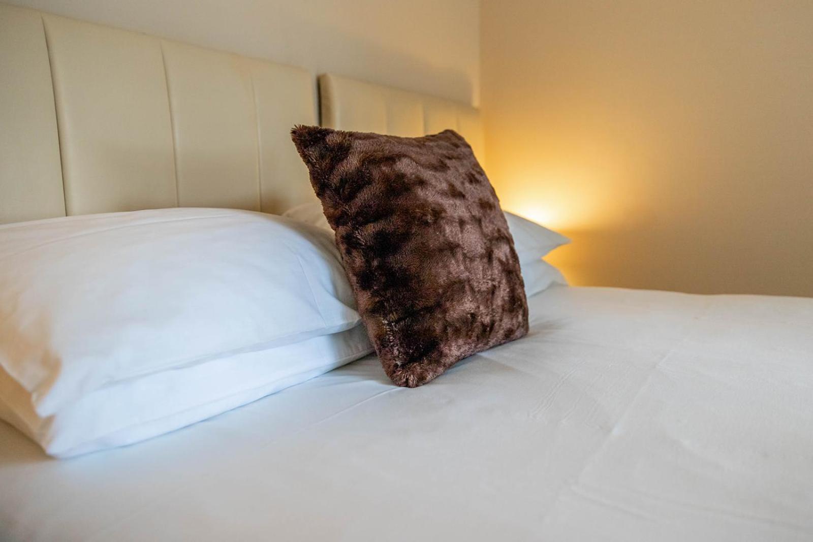 Roger Ground Guest House - With Onsite Car Parking Windermere Exteriör bild
