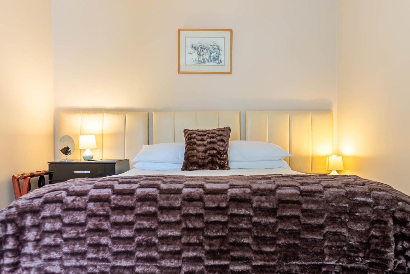 Roger Ground Guest House - With Onsite Car Parking Windermere Exteriör bild