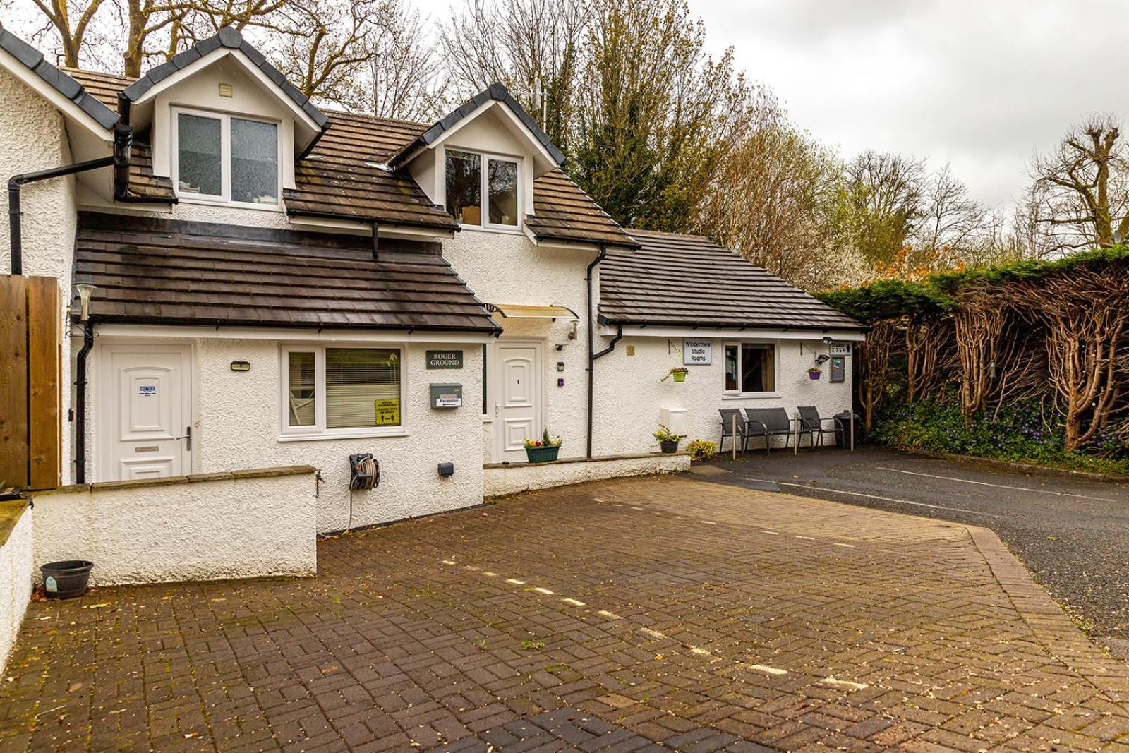 Roger Ground Guest House - With Onsite Car Parking Windermere Exteriör bild