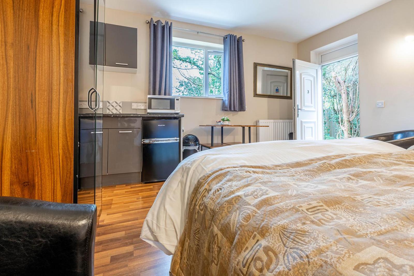 Roger Ground Guest House - With Onsite Car Parking Windermere Exteriör bild
