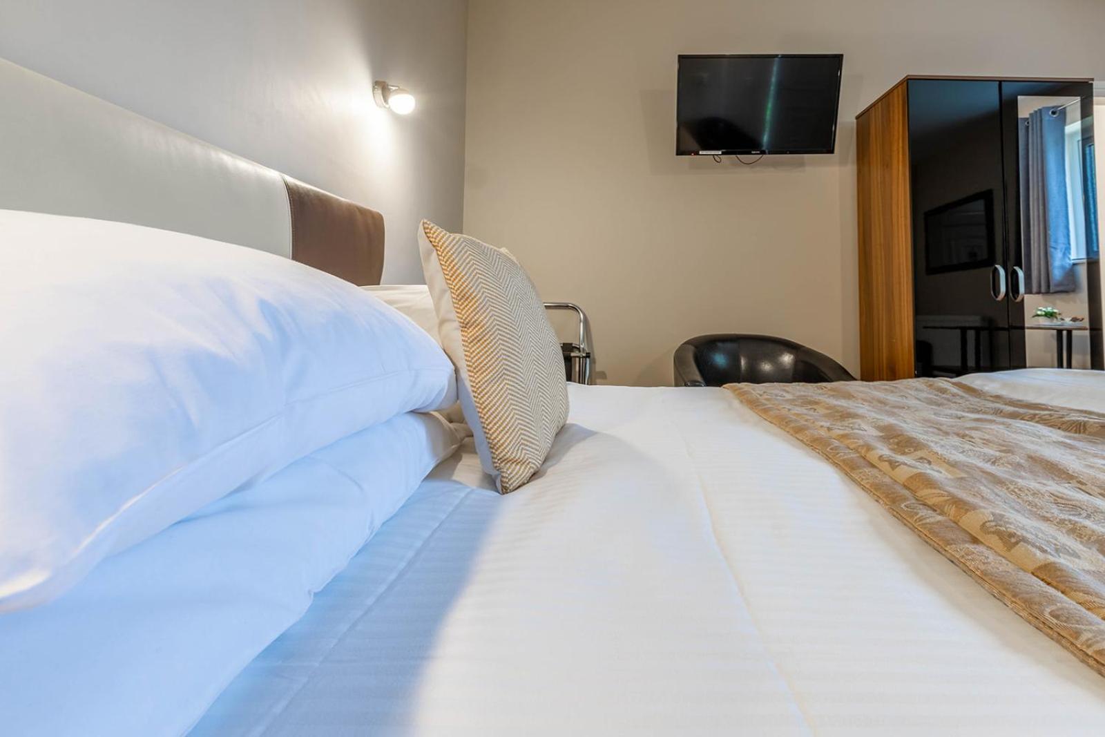 Roger Ground Guest House - With Onsite Car Parking Windermere Exteriör bild